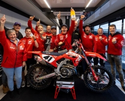 Pauls Jonass en Standing Construct Honda MXGP winnen MXGP van Portugal
