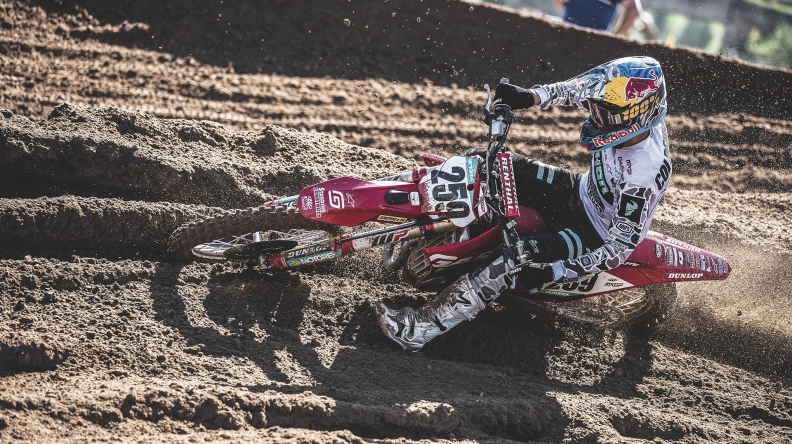 Coldenhoff vecht terug na zijn blessure en wordt zesde in MXGP of Kegums